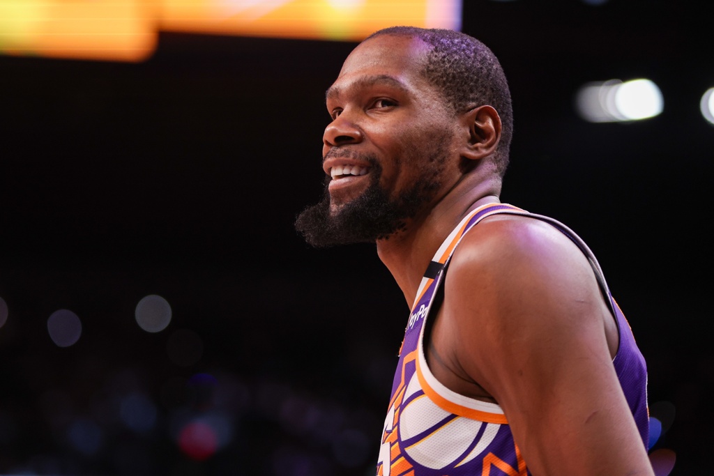 KD:我怎么敏感了?因为我是巨星KD 还在网上和一群农民聊天?