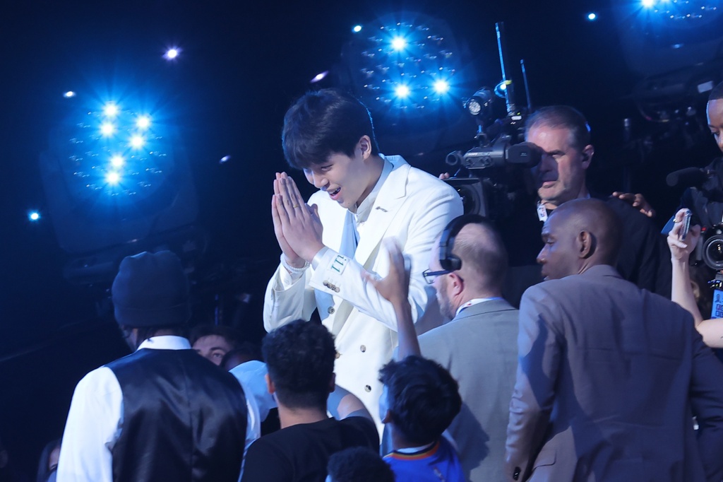 杨健:今年高顺位签球队选中锋很谨慎的 杨瀚森挑战越大动力越足