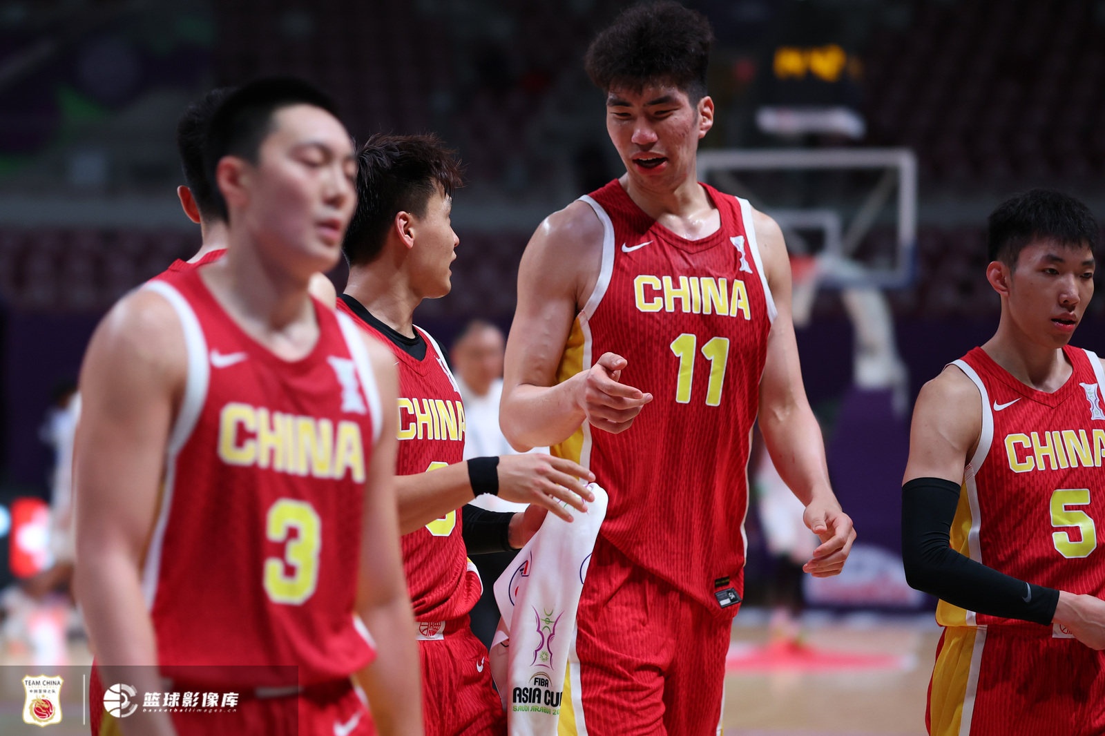 媒体人:我们的确分入亚洲杯最弱小组 残阵依然保有阵容深度优势